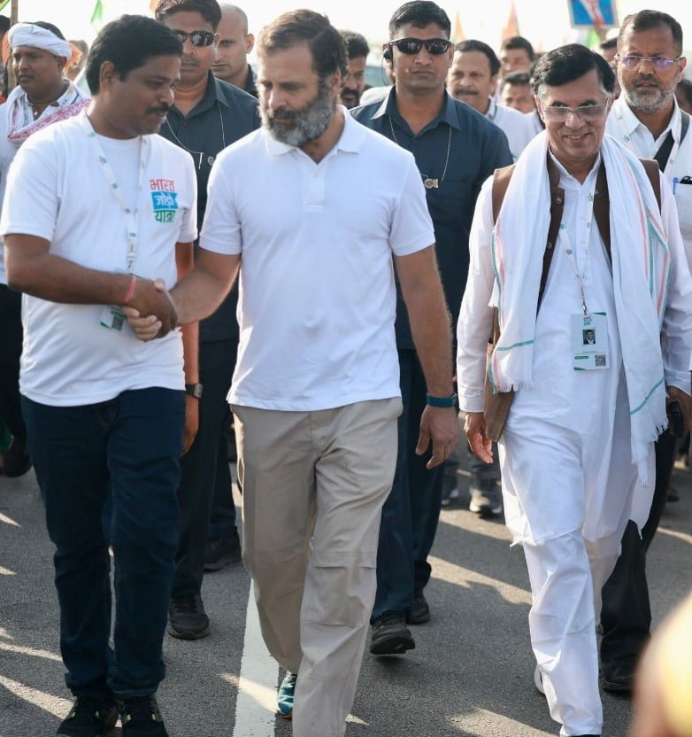 Pawan Khera with Rahul Gandhi
