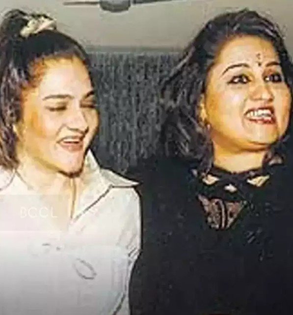 Sanam Khan with her mom